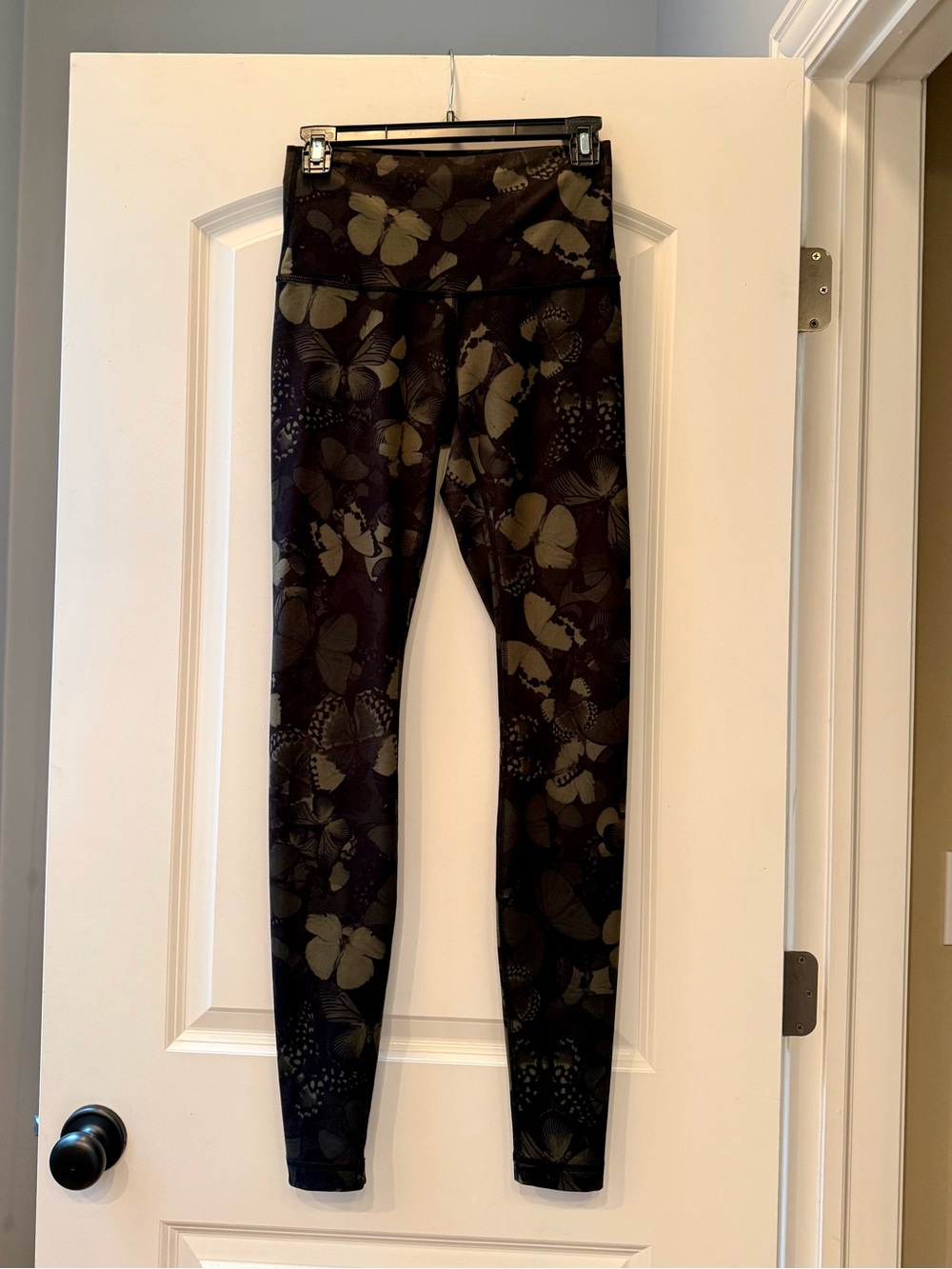 Lululemon Butterfly Print Workout Leggings, 6, Black and Olive